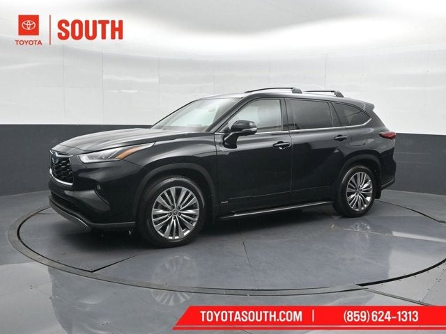 2023 Toyota Highlander Hybrid Platinum