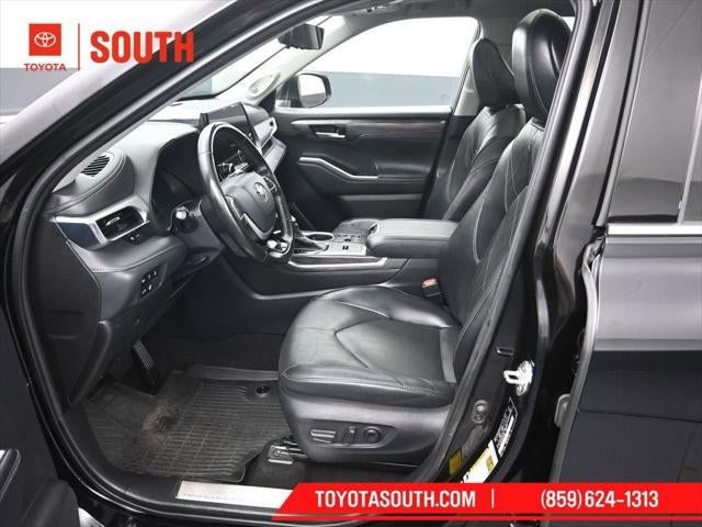 2023 Toyota Highlander Hybrid Platinum