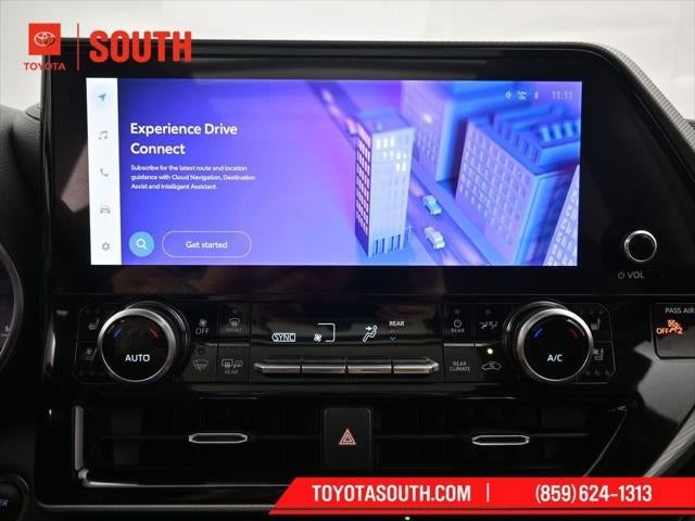 2023 Toyota Highlander Hybrid Platinum