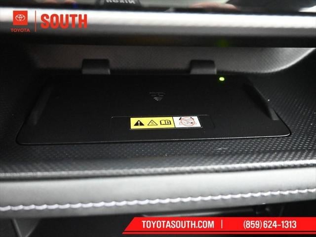 2023 Toyota Highlander Hybrid Platinum