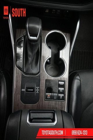 2023 Toyota Highlander Hybrid Platinum