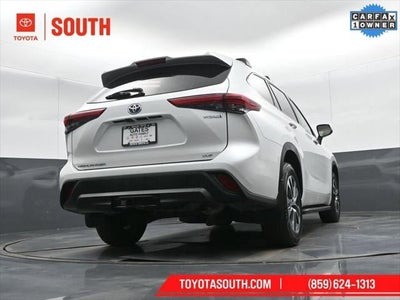 2022 Toyota Highlander Hybrid XLE
