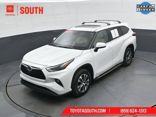 2022 Toyota Highlander Hybrid XLE