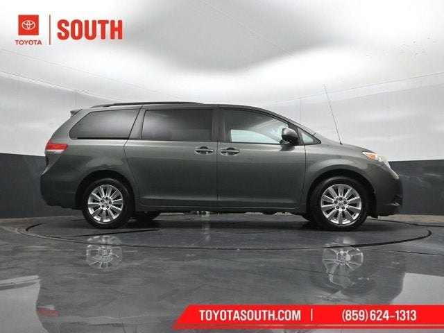 2014 Toyota Sienna LE