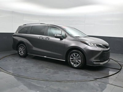 2023 Toyota Sienna XLE