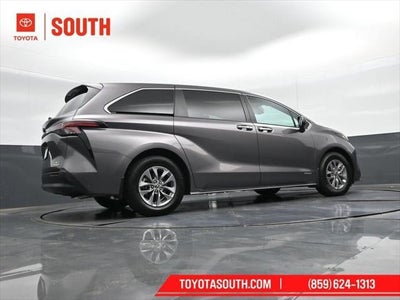 2021 Toyota Sienna XLE