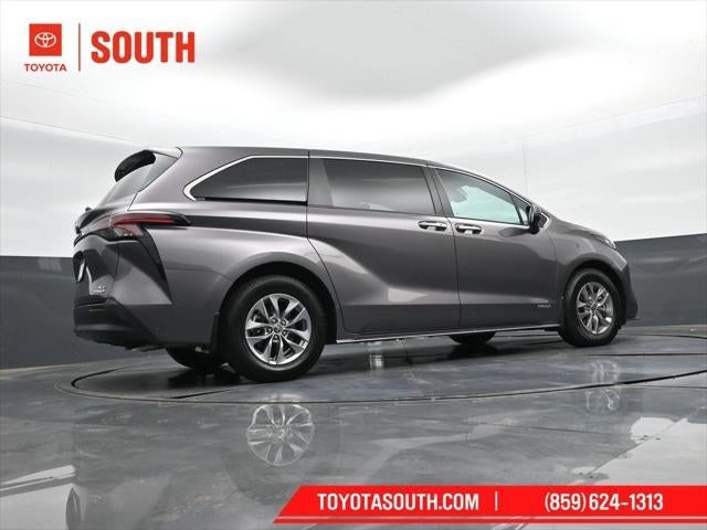 2021 Toyota Sienna XLE