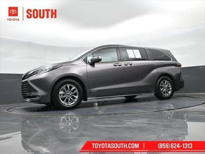 2021 Toyota Sienna XLE