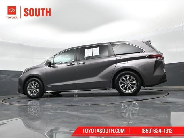 2021 Toyota Sienna XLE