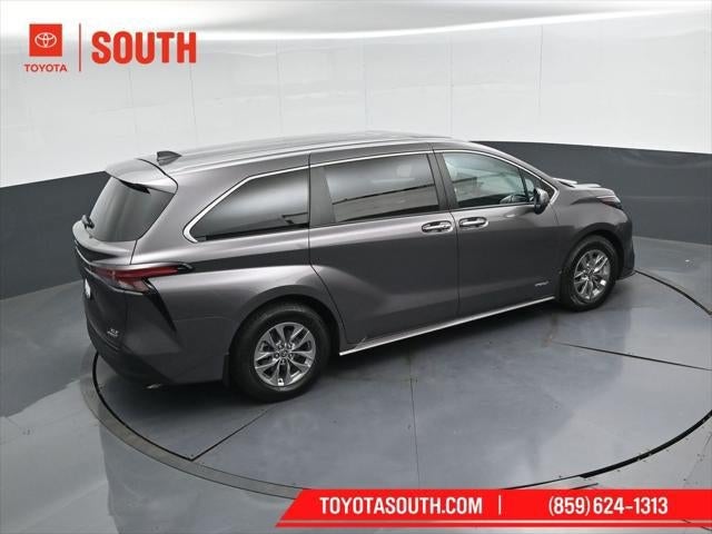 2021 Toyota Sienna XLE
