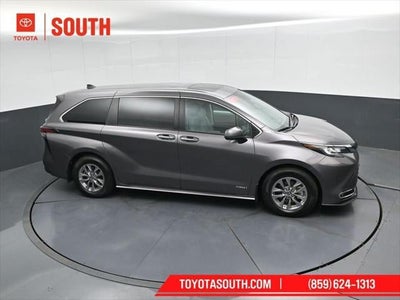 2021 Toyota Sienna XLE