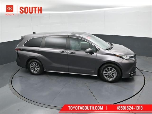 2021 Toyota Sienna XLE