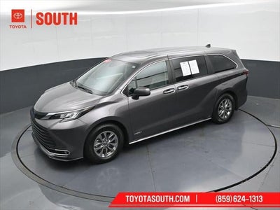 2021 Toyota Sienna XLE