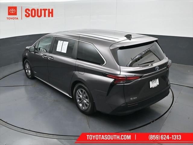 2021 Toyota Sienna XLE