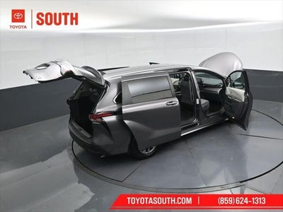 2021 Toyota Sienna XLE