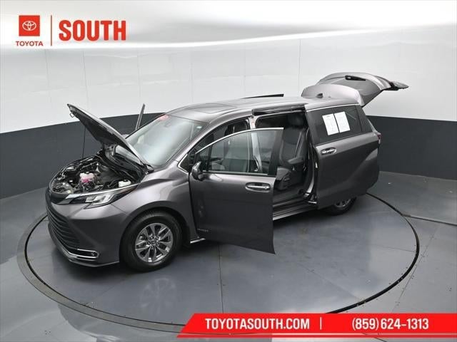 2021 Toyota Sienna XLE
