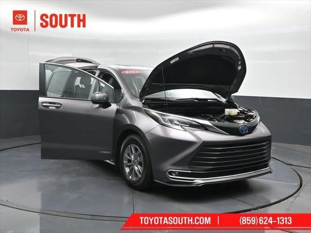 2021 Toyota Sienna XLE