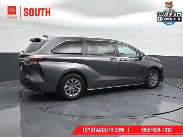 2021 Toyota Sienna XLE