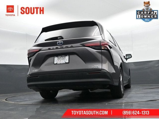 2021 Toyota Sienna XLE