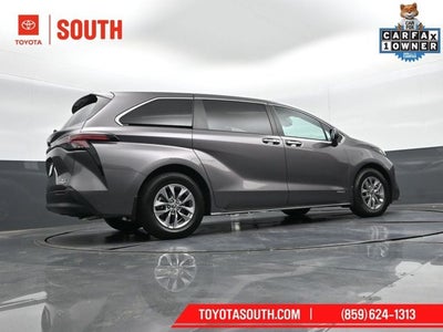 2021 Toyota Sienna XLE