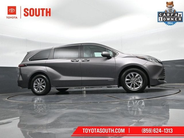 2021 Toyota Sienna XLE