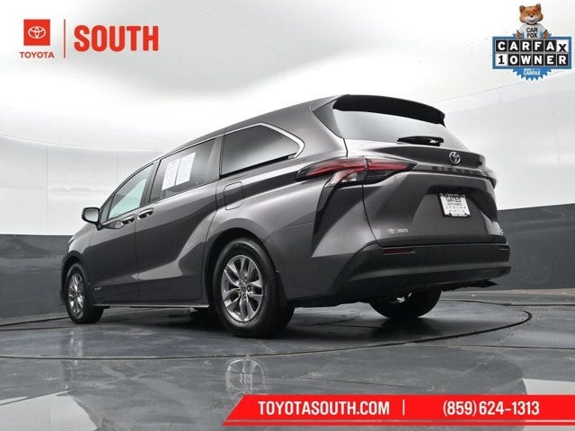 2021 Toyota Sienna XLE