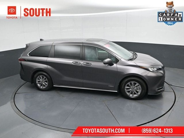 2021 Toyota Sienna XLE