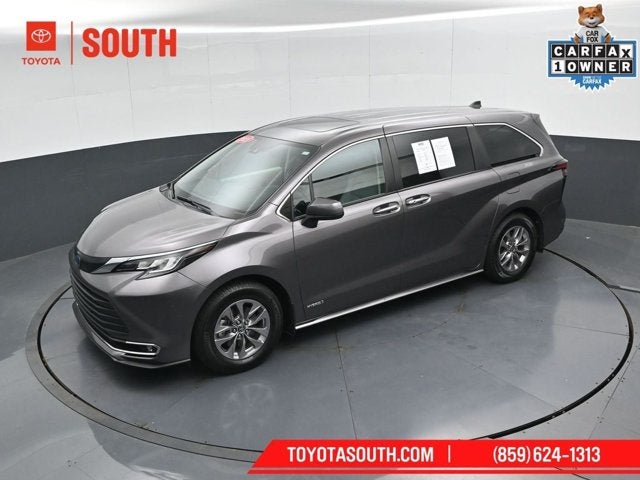 2021 Toyota Sienna XLE