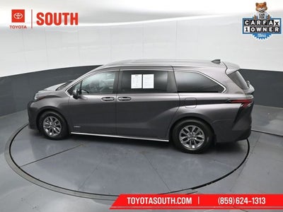 2021 Toyota Sienna XLE