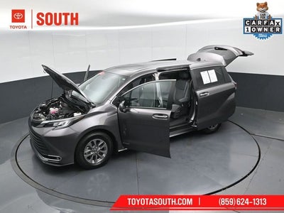 2021 Toyota Sienna XLE