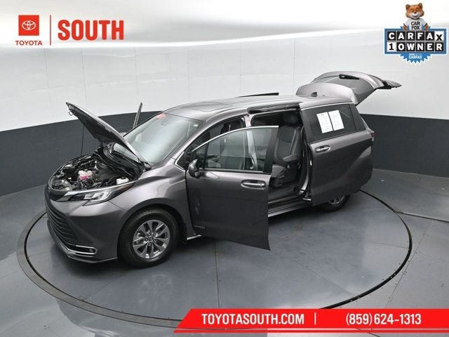 2021 Toyota Sienna XLE