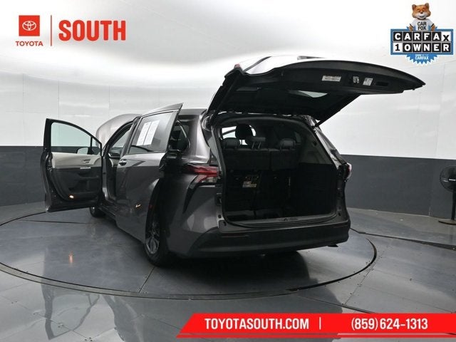 2021 Toyota Sienna XLE