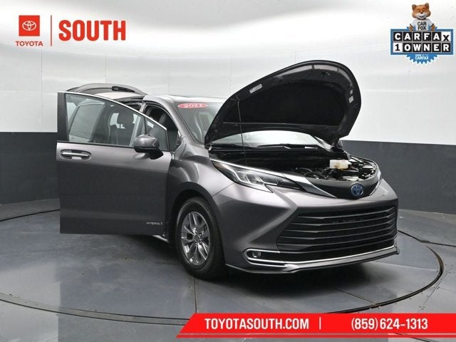 2021 Toyota Sienna XLE
