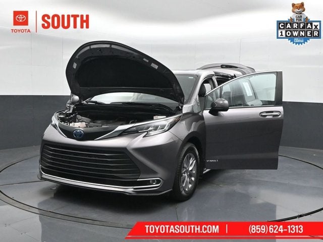 2021 Toyota Sienna XLE