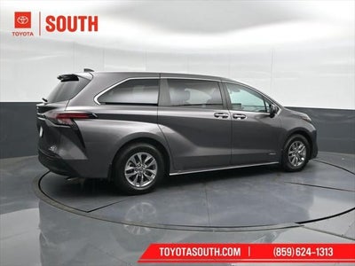 2021 Toyota Sienna XLE