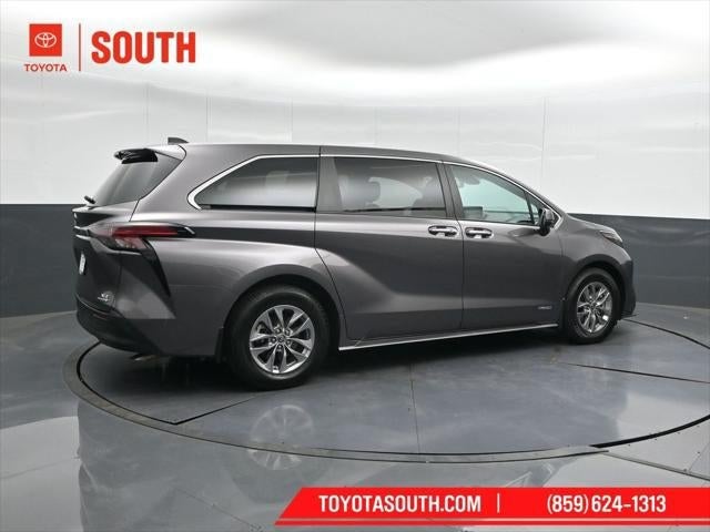 2021 Toyota Sienna XLE