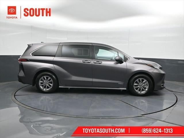 2021 Toyota Sienna XLE