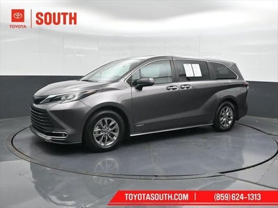2021 Toyota Sienna XLE