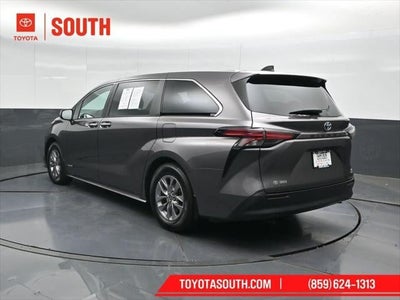 2021 Toyota Sienna XLE