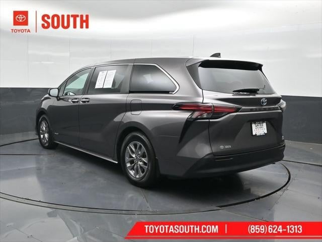 2021 Toyota Sienna XLE