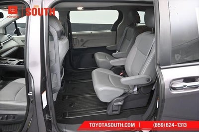 2021 Toyota Sienna XLE
