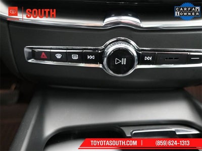 2024 Volvo XC60 Core Dark Theme