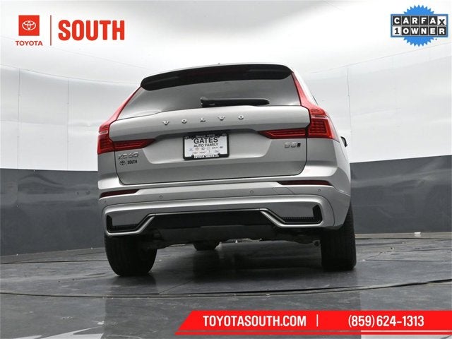 2024 Volvo XC60 Core Dark Theme