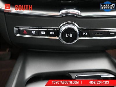 2024 Volvo XC60 Core Dark Theme