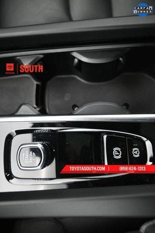 2024 Volvo XC60 Core Dark Theme