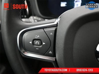 2024 Volvo XC60 Core Dark Theme