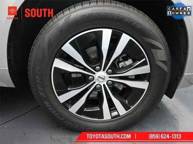 2024 Volvo XC60 Core Dark Theme