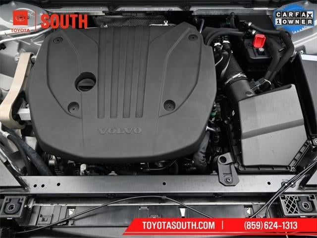 2024 Volvo XC60 Core Dark Theme