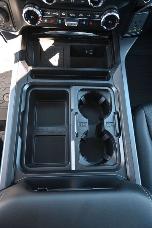 2027 Ford F-550SD Lariat DRW