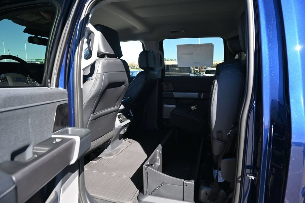 2027 Ford F-550SD Lariat DRW